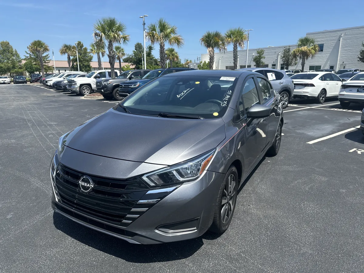 2024 Nissan Versa SV thumbnail 10