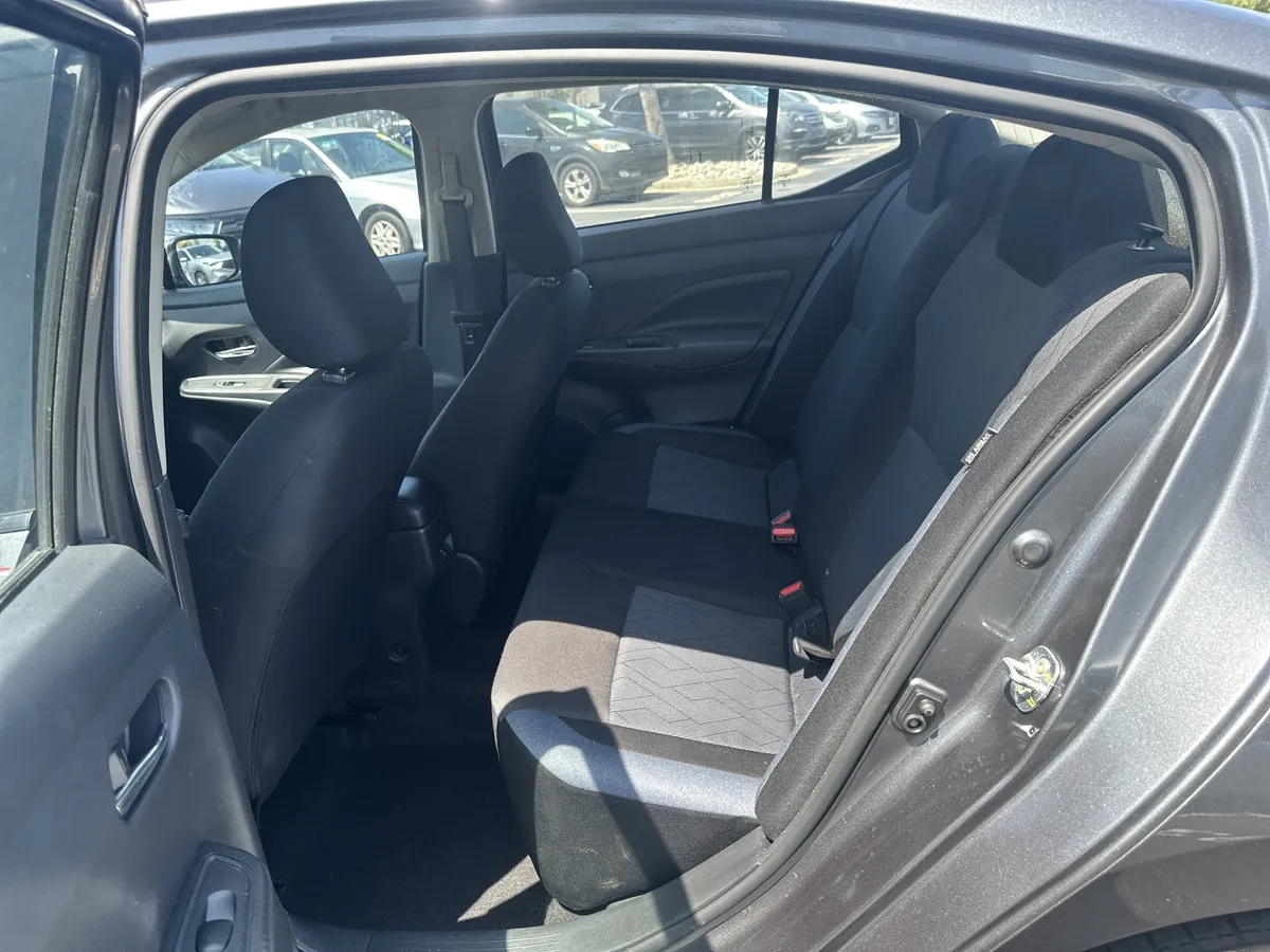 2024 Nissan Versa SV thumbnail 11