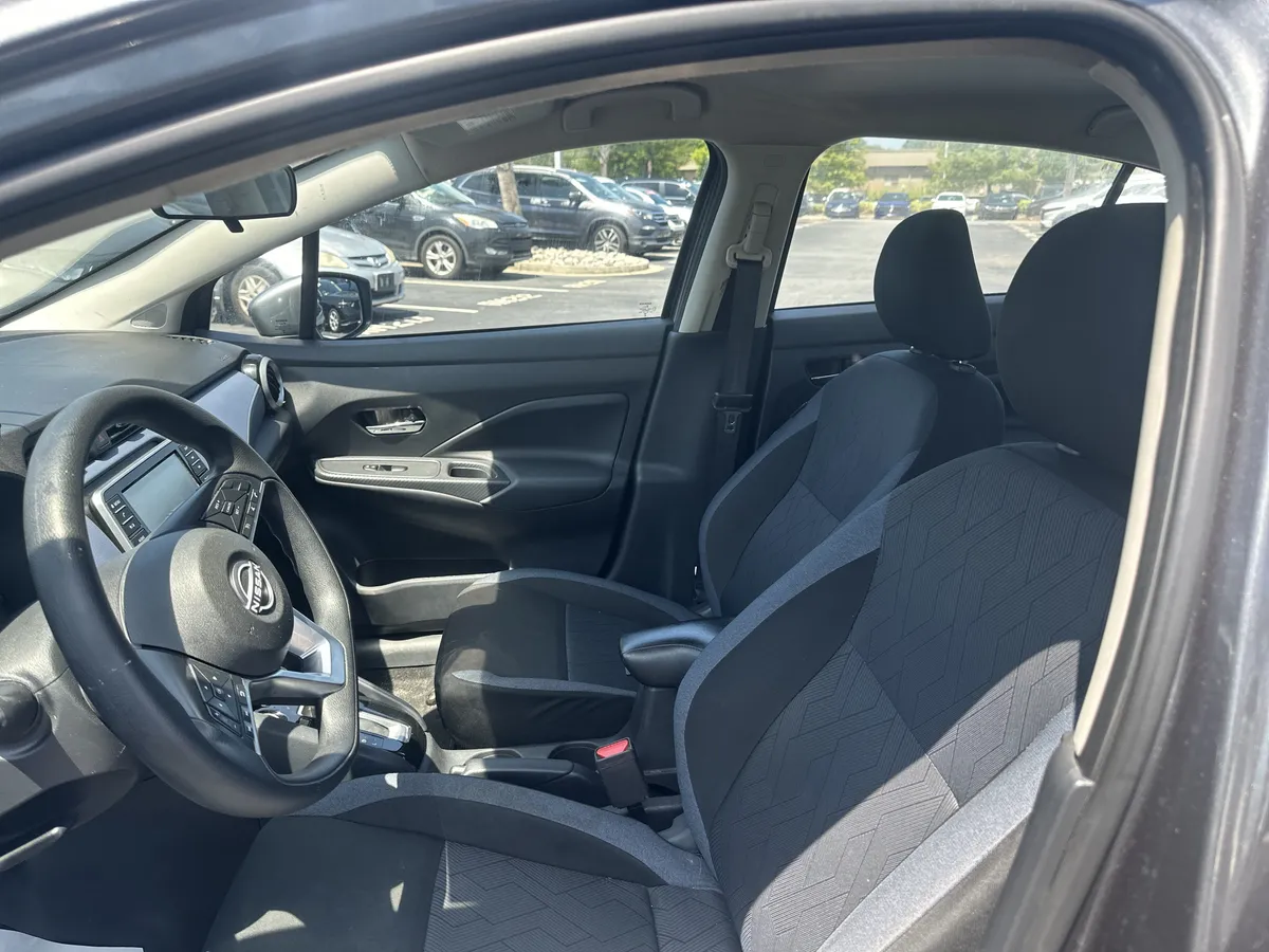 2024 Nissan Versa SV thumbnail 12