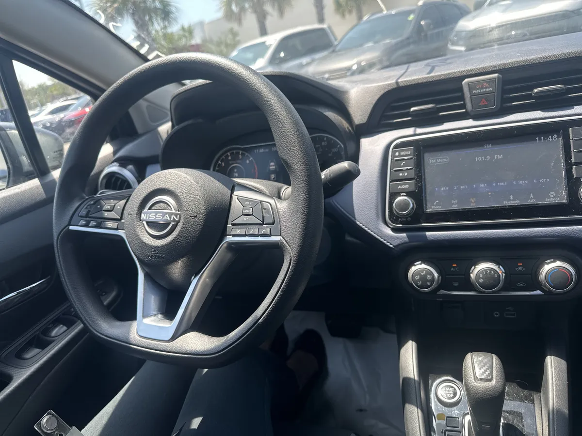 2024 Nissan Versa SV thumbnail 13