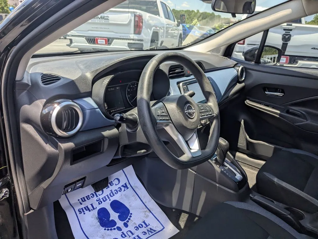 2024 Nissan Versa SV thumbnail 13