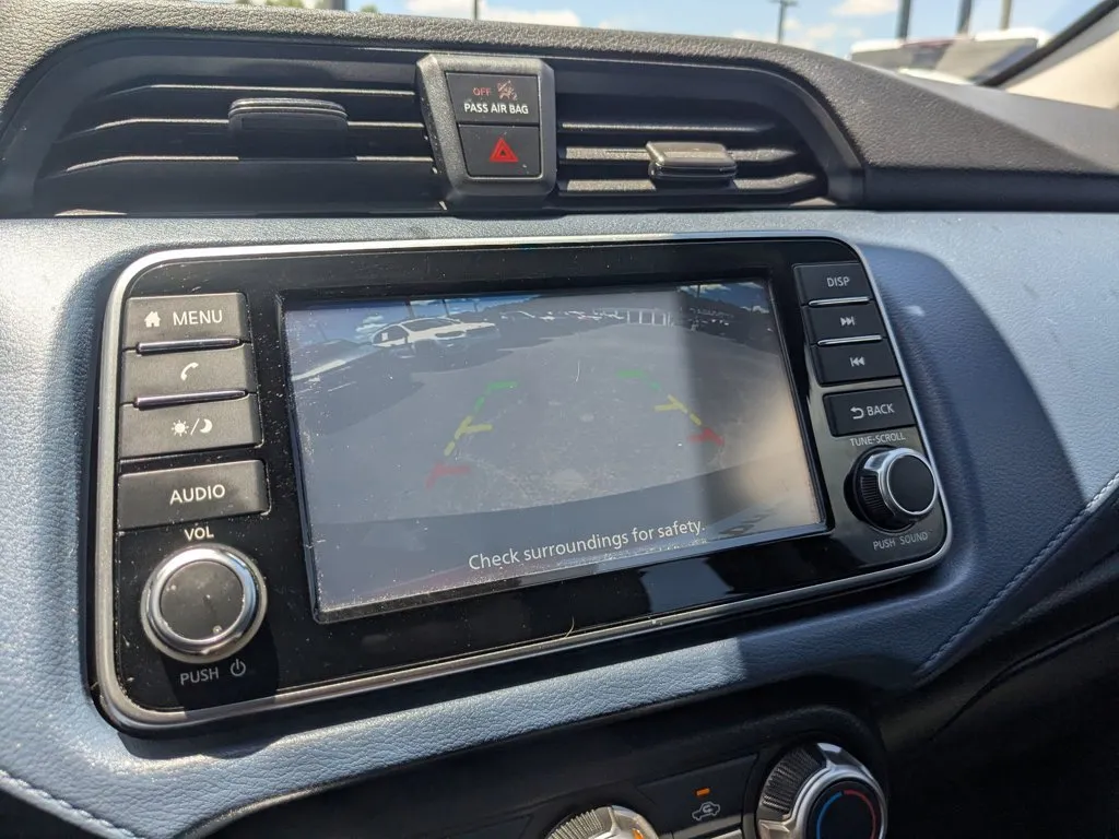 2024 Nissan Versa SV thumbnail 16