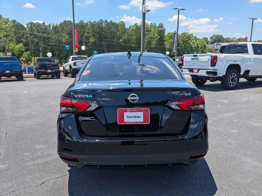 2024 Nissan Versa SV thumbnail 6