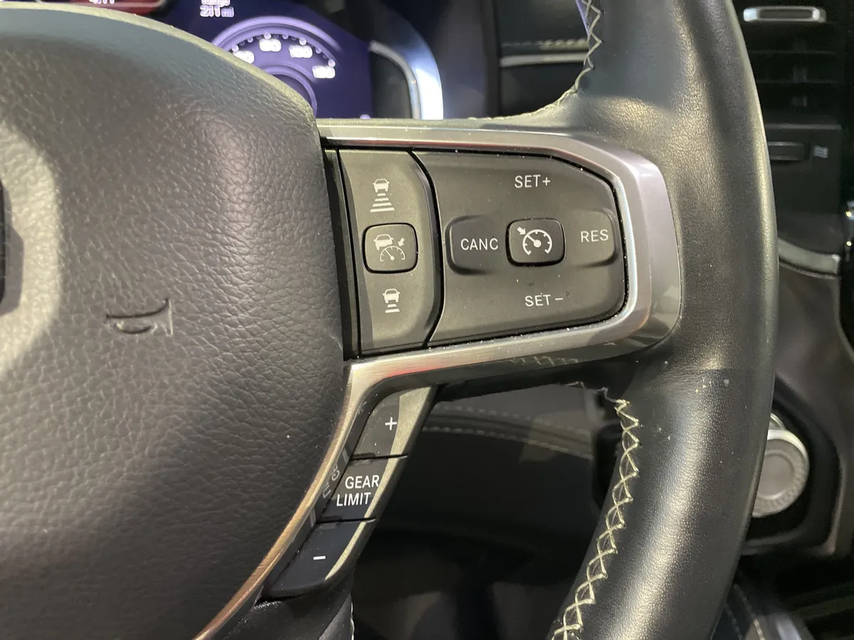 2024 Ram 1500 Limited thumbnail 19