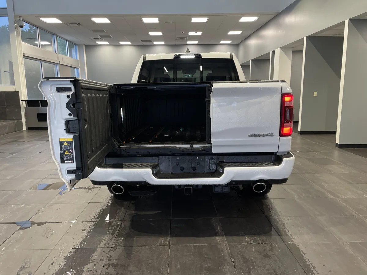 2024 Ram 1500 Limited thumbnail 36