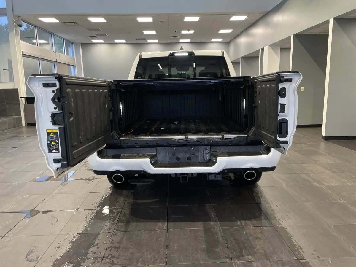 2024 Ram 1500 Limited thumbnail 37