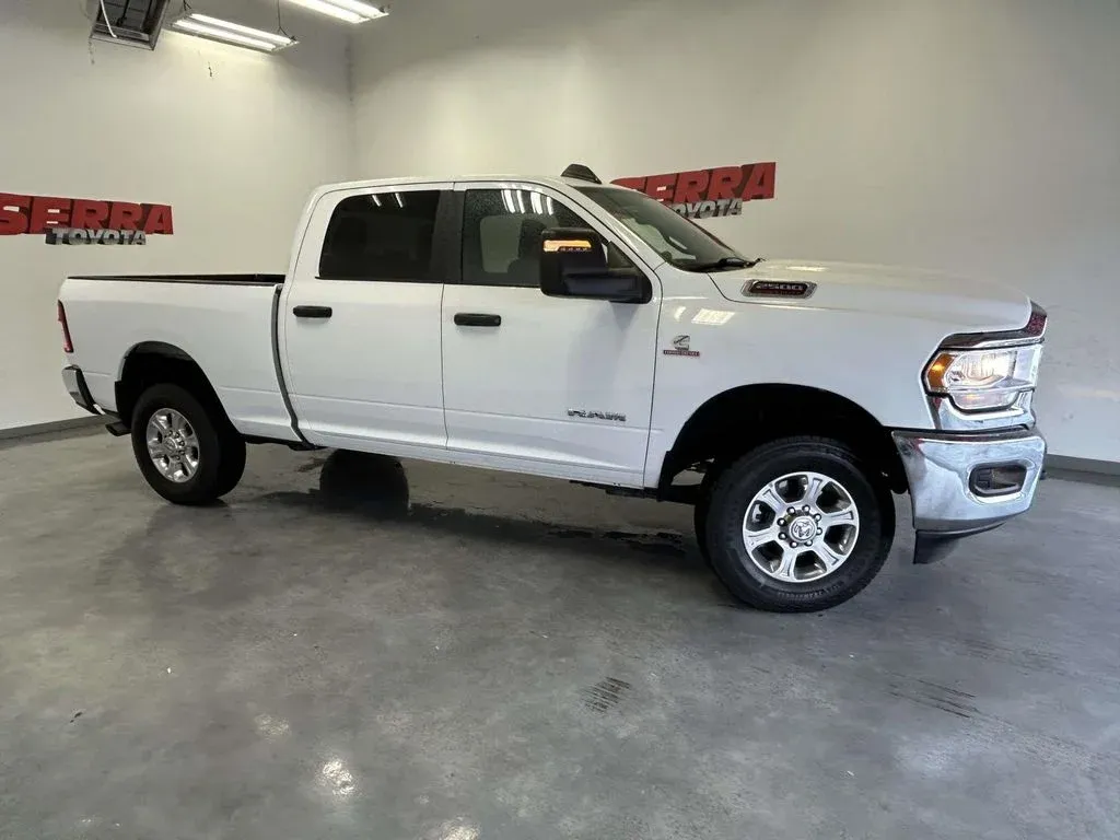 2024 Ram 2500 Big Horn thumbnail 2