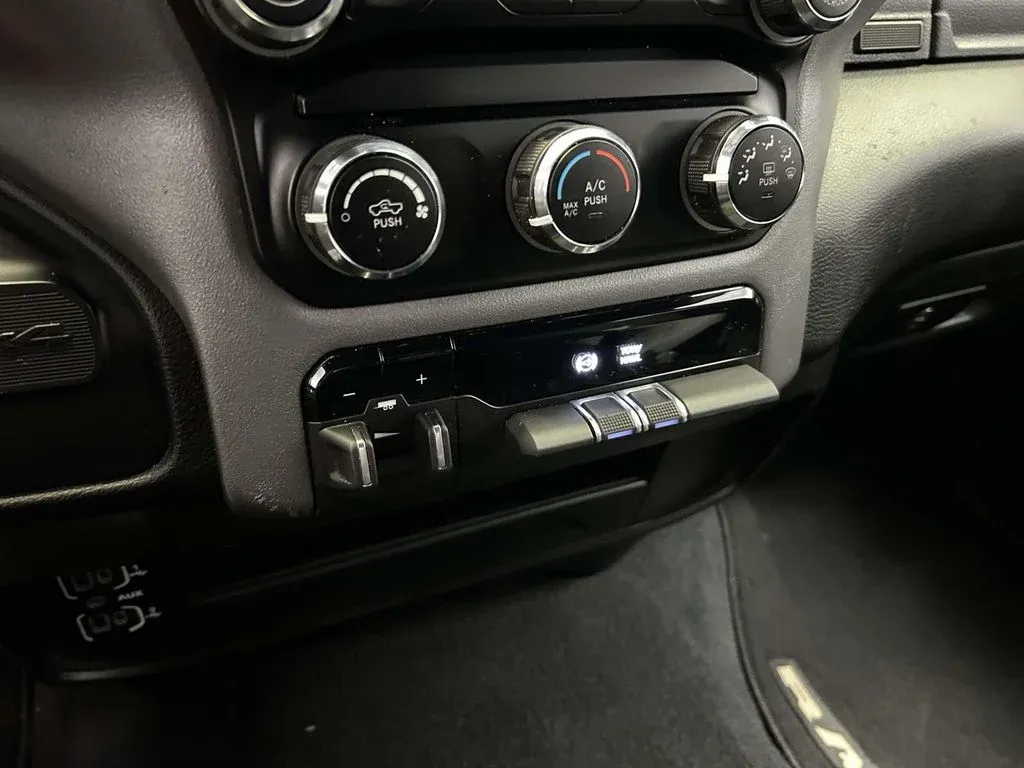 2024 Ram 2500 Big Horn thumbnail 25