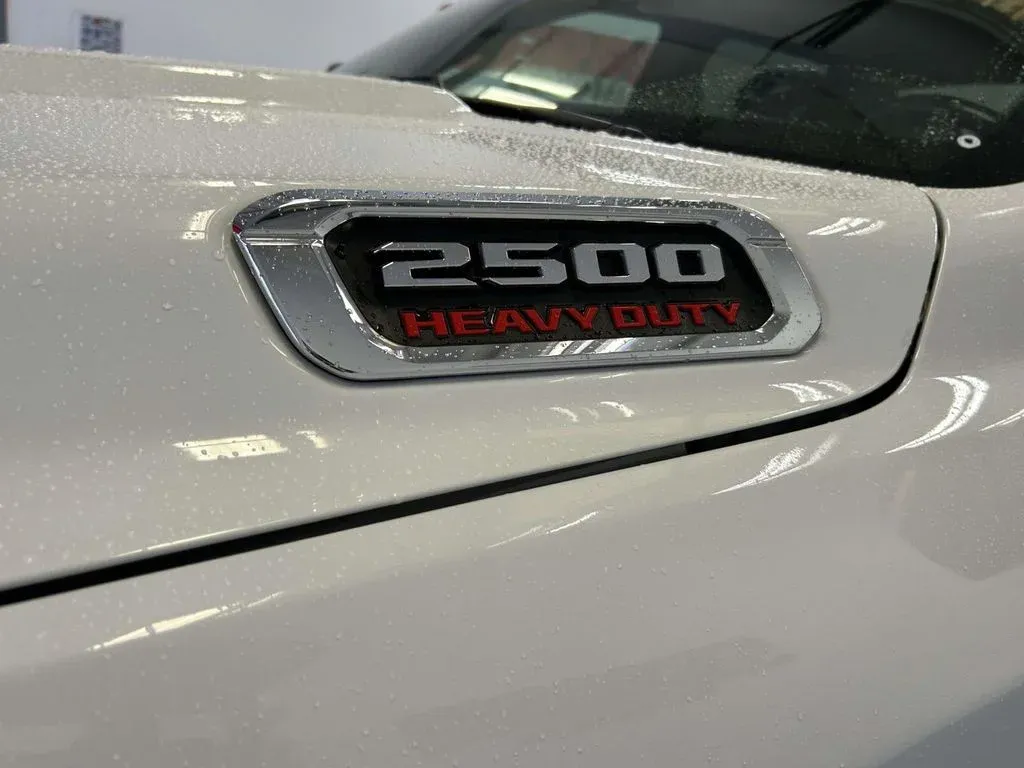 2024 Ram 2500 Big Horn thumbnail 9