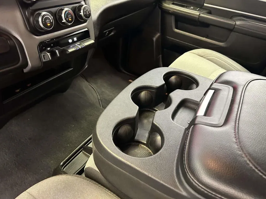 2024 Ram 2500 Big Horn thumbnail 24
