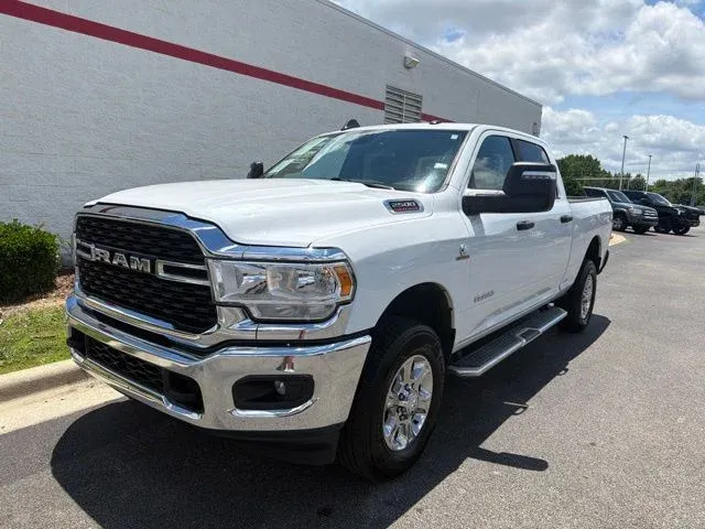 2024 Ram 2500 Big Horn thumbnail 3