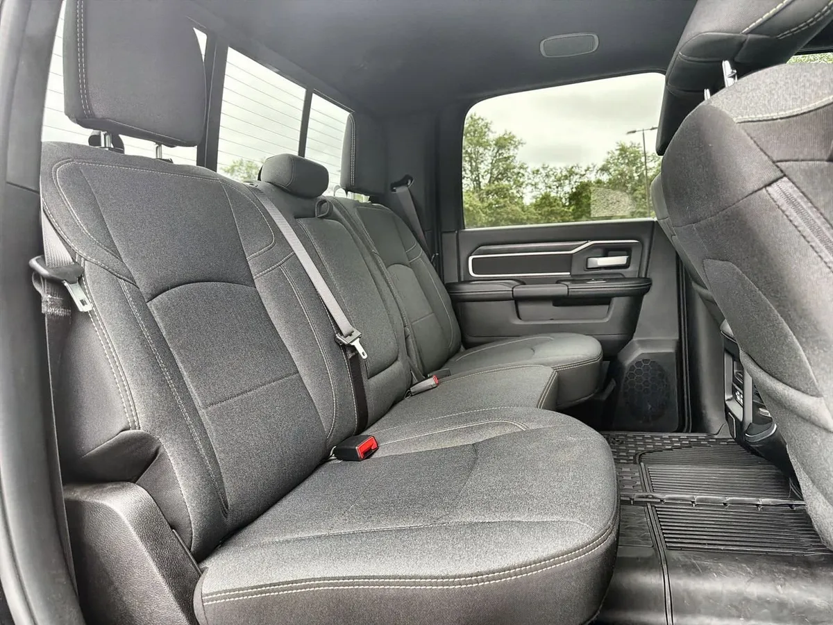 2024 Ram 2500 Big Horn Crew Cab 4x4 6'4" Box thumbnail 22