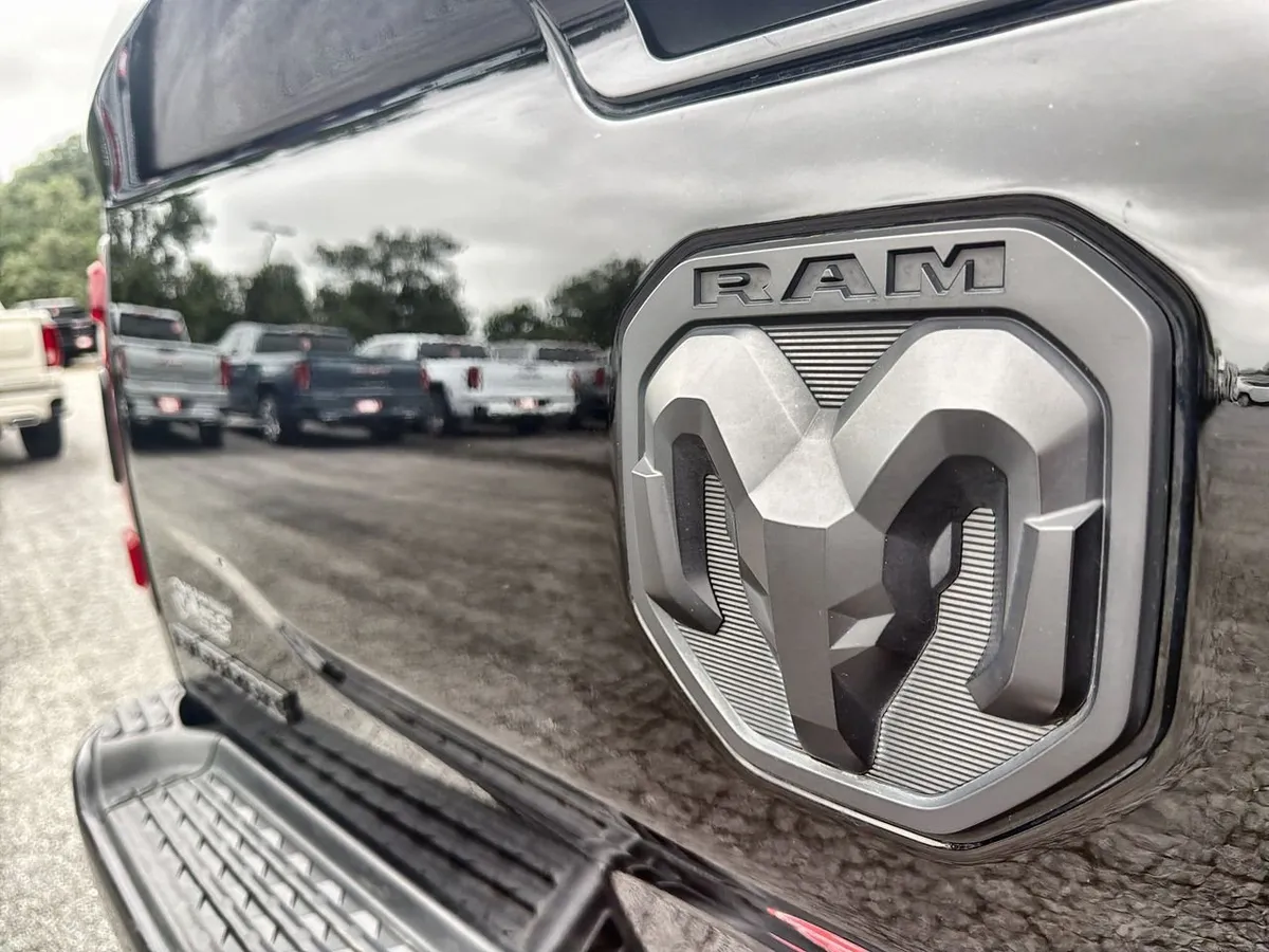 2024 Ram 2500 Big Horn Crew Cab 4x4 6'4" Box thumbnail 26