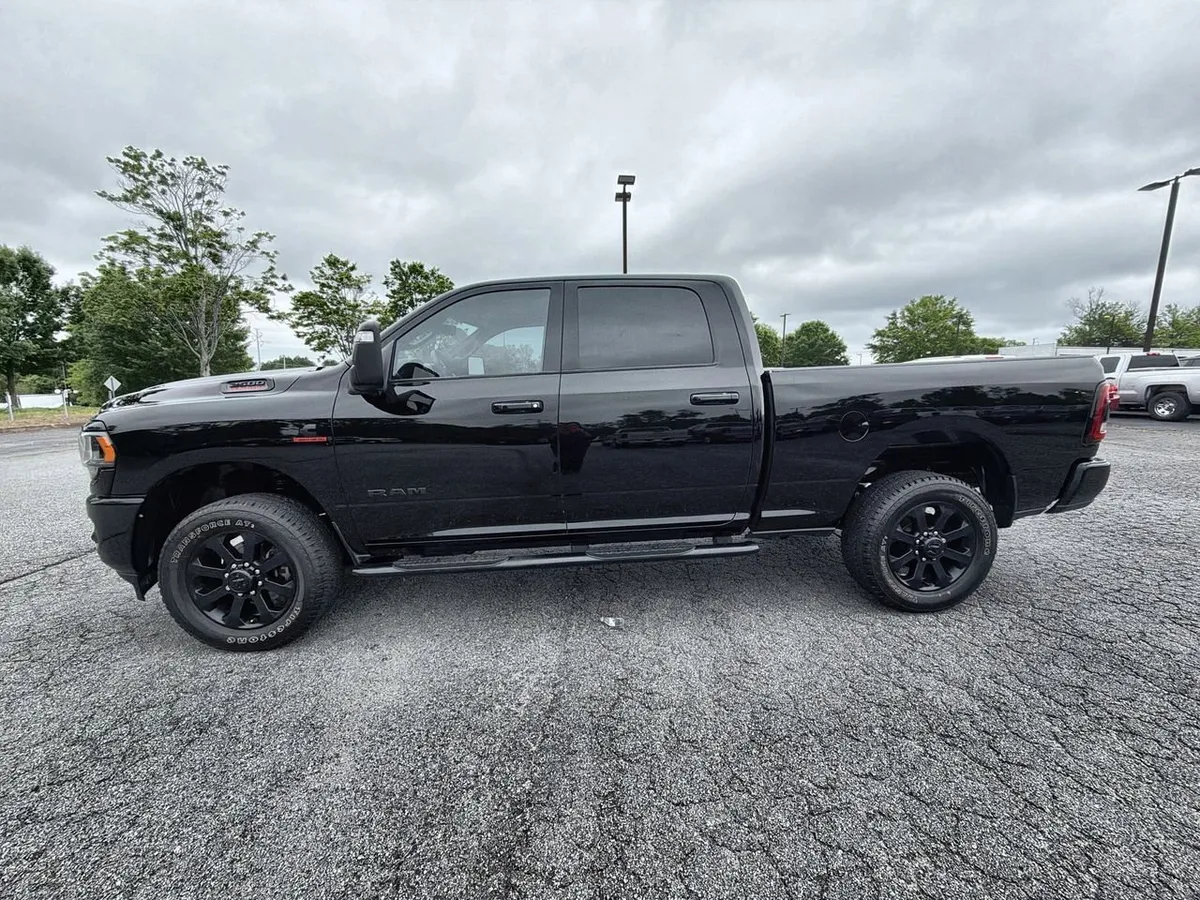 2024 Ram 2500 Big Horn Crew Cab 4x4 6'4" Box thumbnail 5
