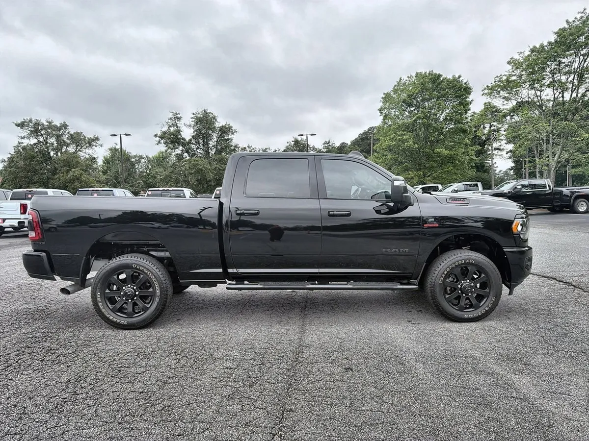 2024 Ram 2500 Big Horn Crew Cab 4x4 6'4" Box thumbnail 9