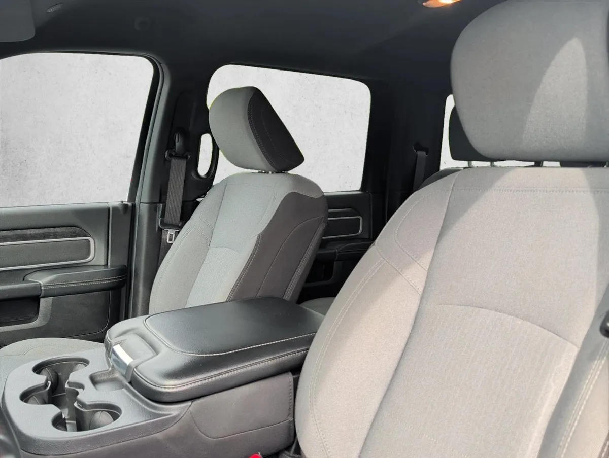 2024 Ram 2500 Big Horn thumbnail 11