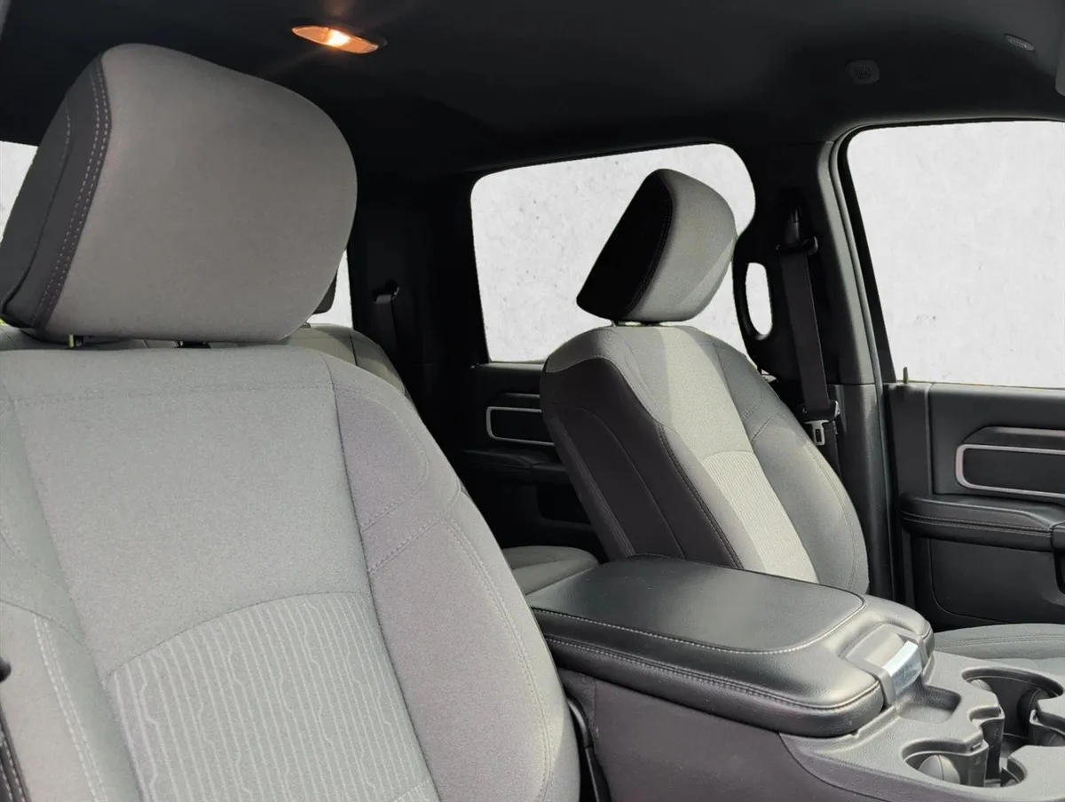 2024 Ram 2500 Big Horn thumbnail 22