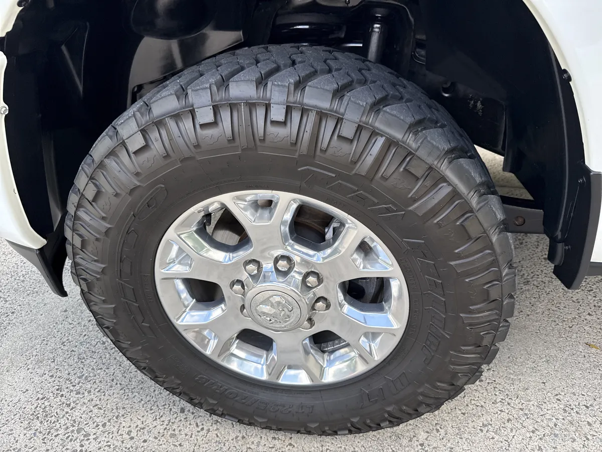 2024 Ram 2500 Laramie thumbnail 11