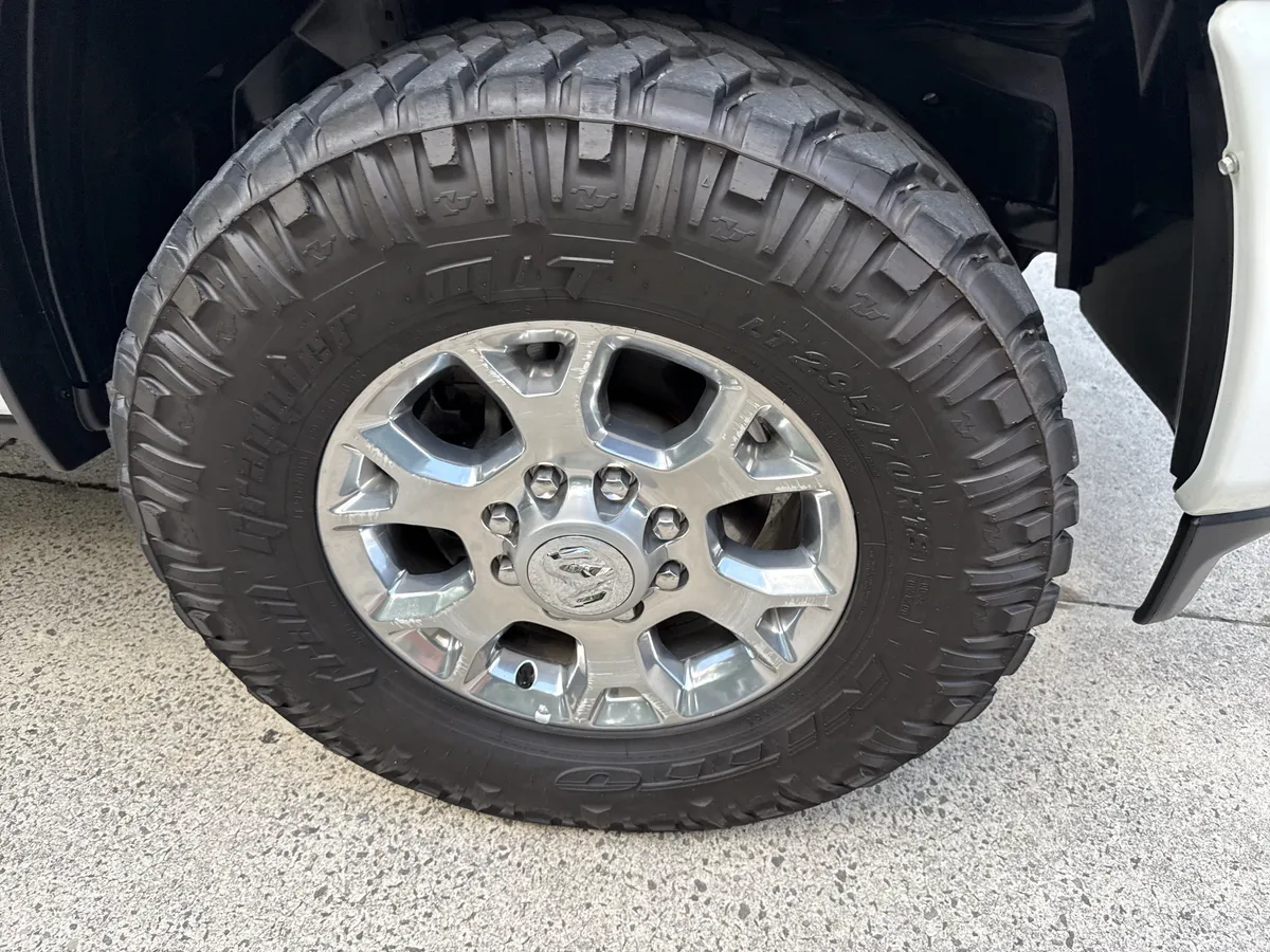 2024 Ram 2500 Laramie thumbnail 14