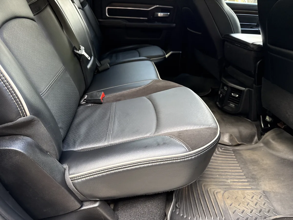2024 Ram 2500 Laramie thumbnail 17