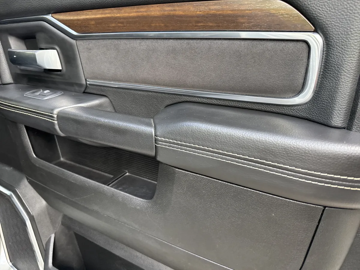 2024 Ram 2500 Laramie thumbnail 18