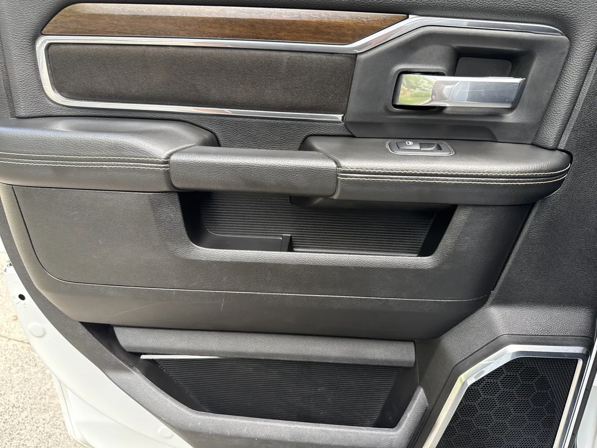 2024 Ram 2500 Laramie thumbnail 22
