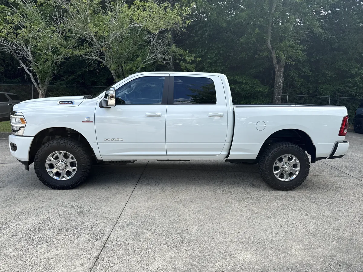 2024 Ram 2500 Laramie thumbnail 4