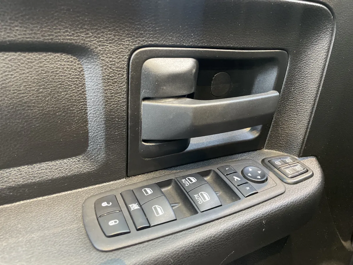 2024 Ram 2500 Tradesman thumbnail 13