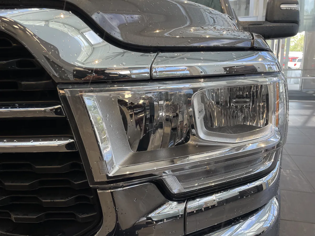 2024 Ram 2500 Tradesman thumbnail 4