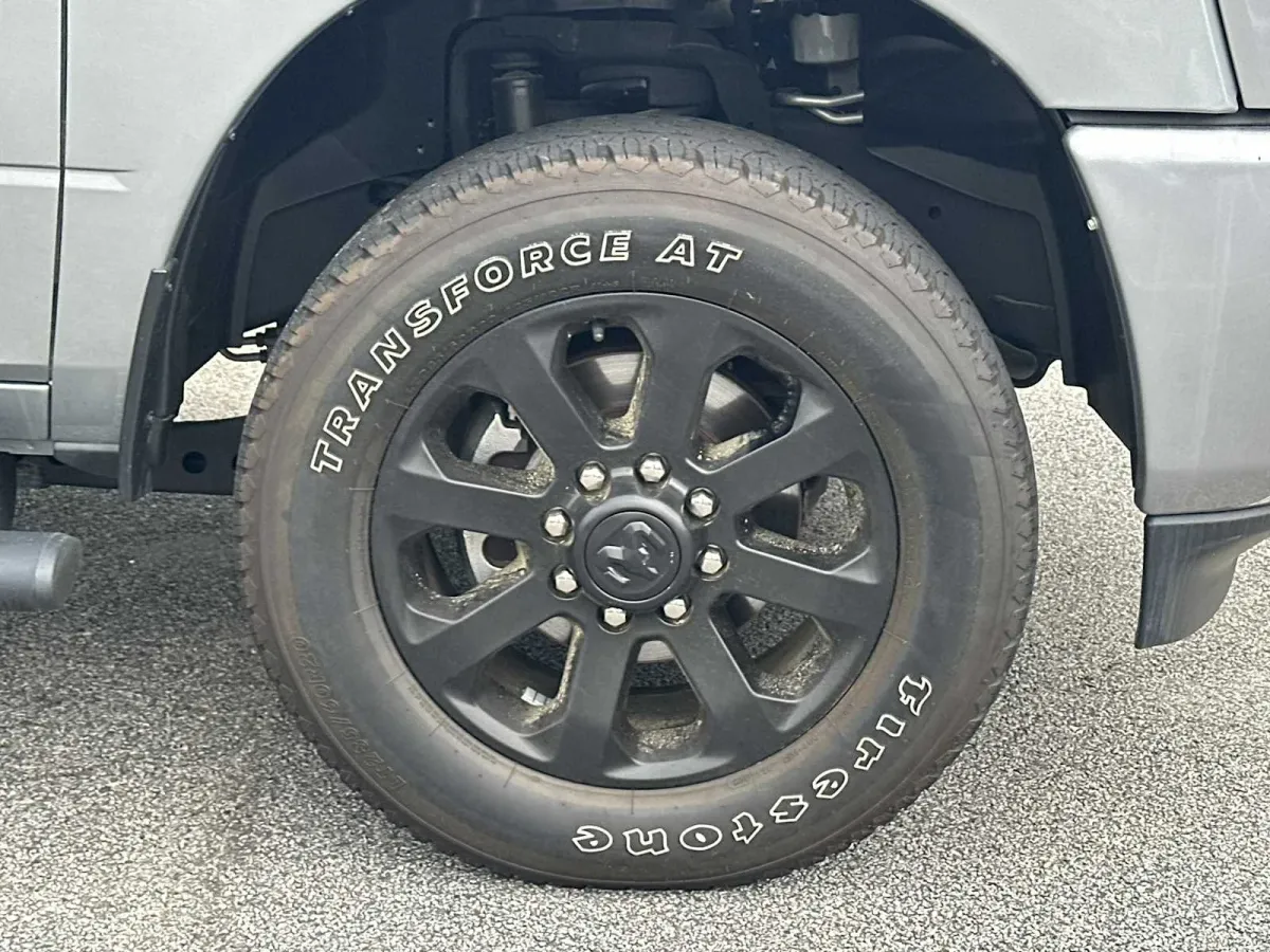 2024 Ram 3500 Laramie thumbnail 16