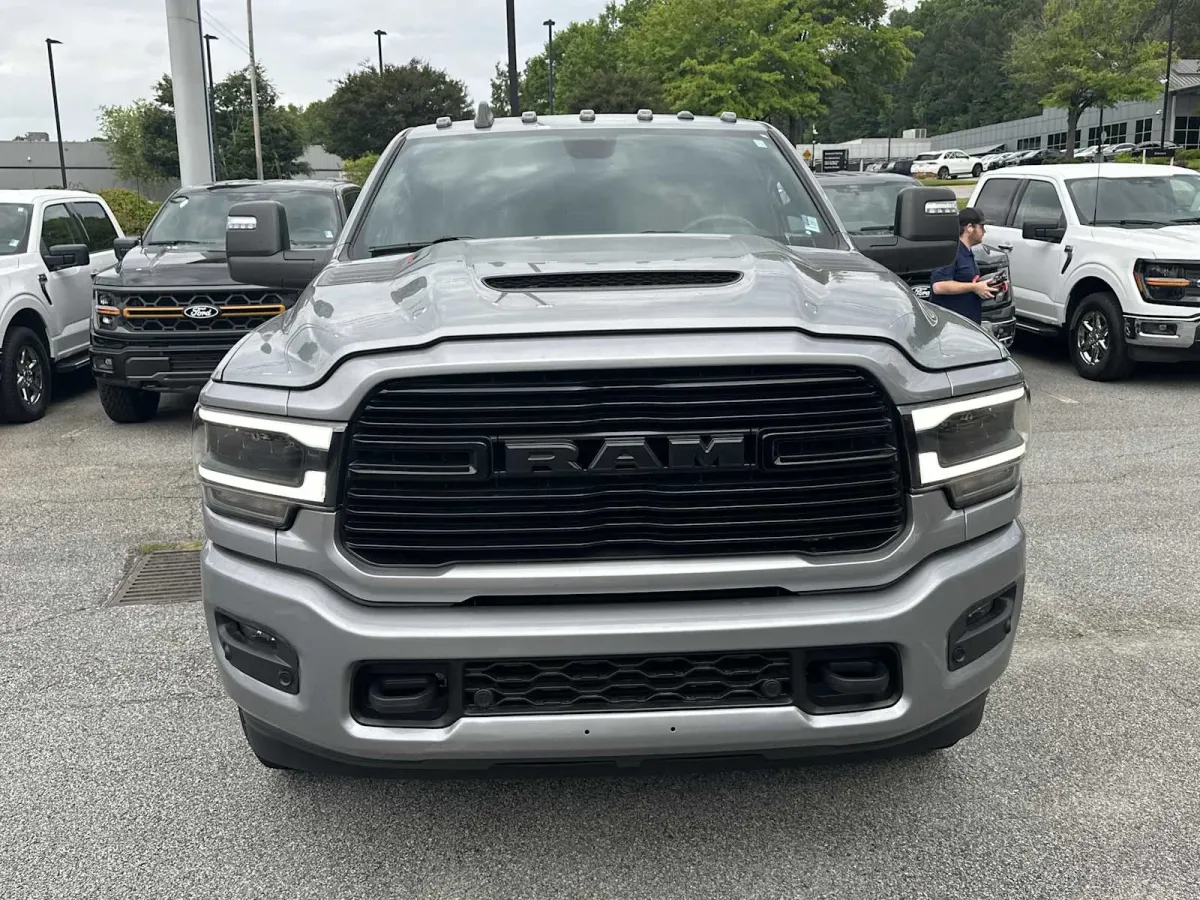 2024 Ram 3500 Laramie thumbnail 2