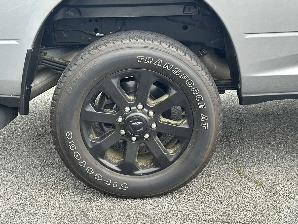 2024 Ram 3500 Laramie thumbnail 23