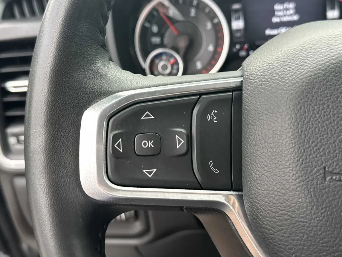 2024 Ram 3500 Laramie thumbnail 31