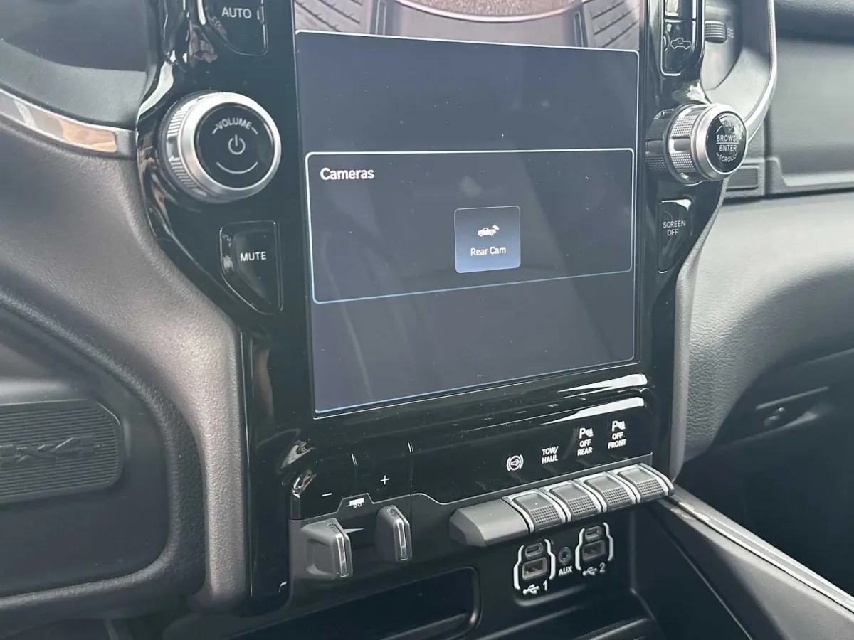 2024 Ram 3500 Laramie thumbnail 36
