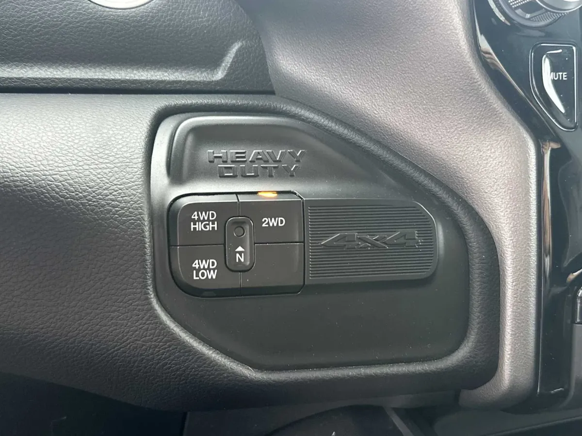 2024 Ram 3500 Laramie thumbnail 37