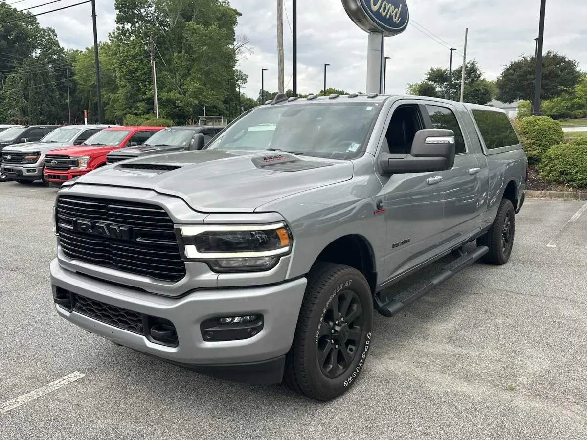 2024 Ram 3500 Laramie thumbnail 4
