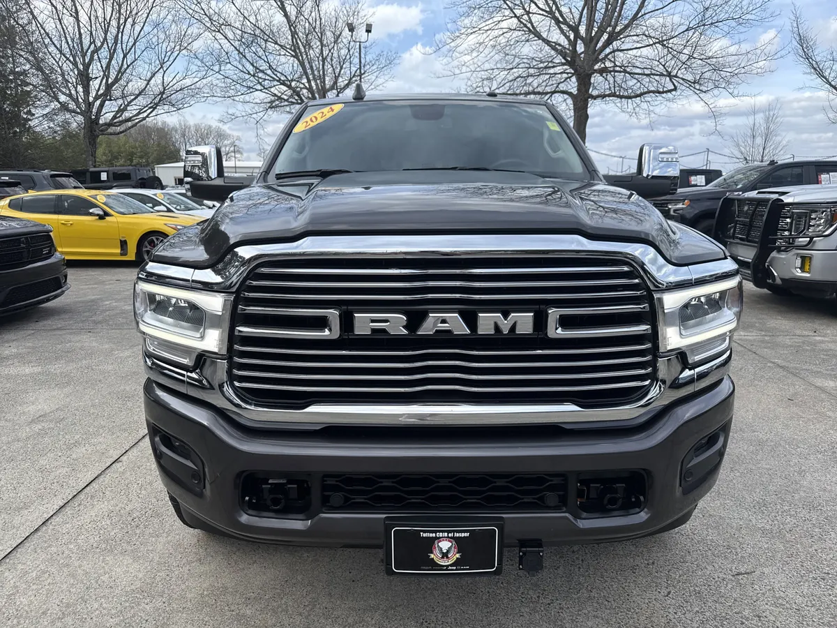 2024 Ram 3500 Laramie thumbnail 2