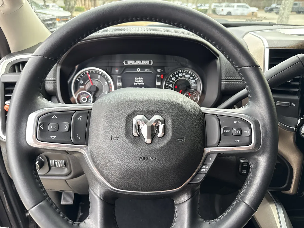 2024 Ram 3500 Laramie thumbnail 24