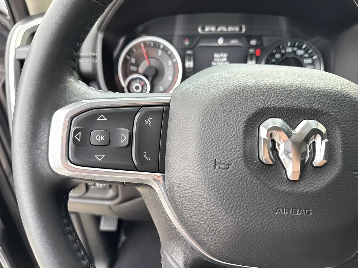 2024 Ram 3500 Laramie thumbnail 25