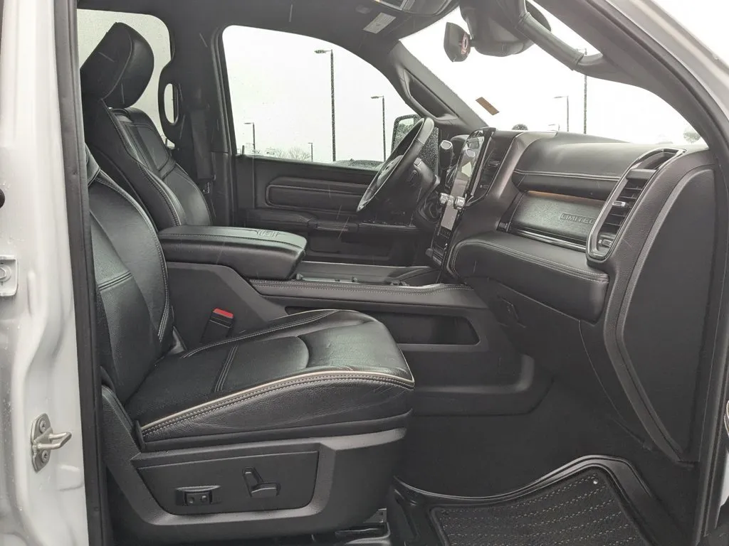 2024 Ram 3500 Limited thumbnail 27