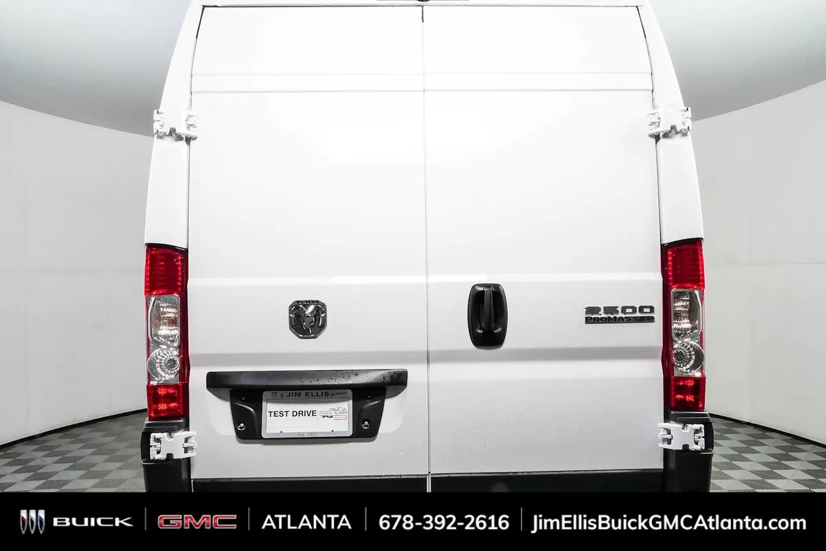 2024 Ram ProMaster Cargo Van Tradesman thumbnail 24