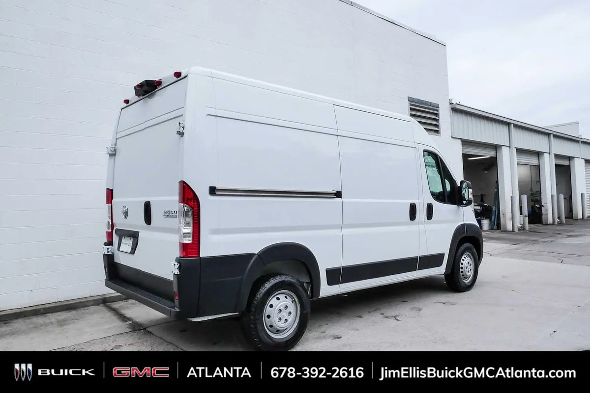 2024 Ram ProMaster Cargo Van Tradesman thumbnail 3