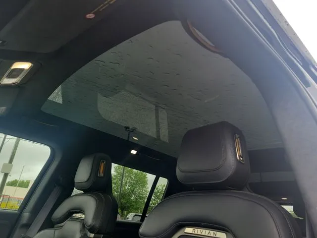 2024 Rivian R1S Adventure Quad Motor Large Pack thumbnail 12