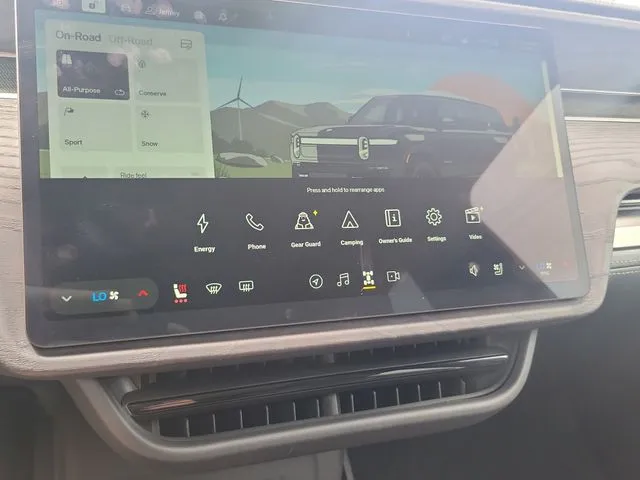 2024 Rivian R1S Adventure Quad Motor Large Pack thumbnail 23