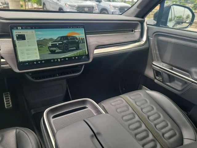 2024 Rivian R1S Adventure Quad Motor Large Pack thumbnail 29