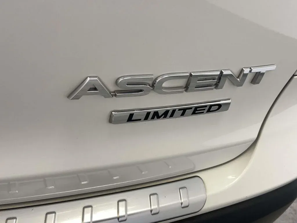 2024 Subaru Ascent Limited thumbnail 11