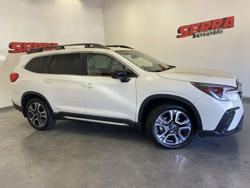 2024 Subaru Ascent Limited thumbnail 2