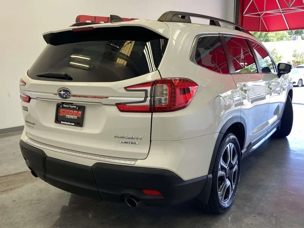 2024 Subaru Ascent Limited thumbnail 3