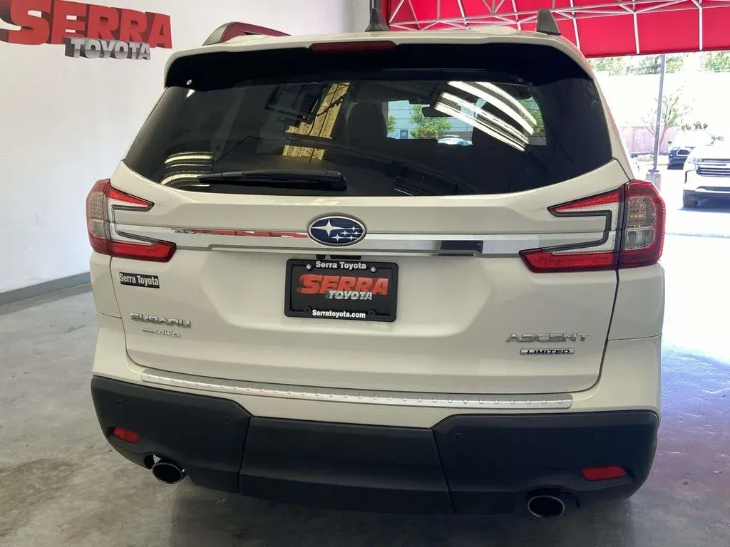 2024 Subaru Ascent Limited thumbnail 4