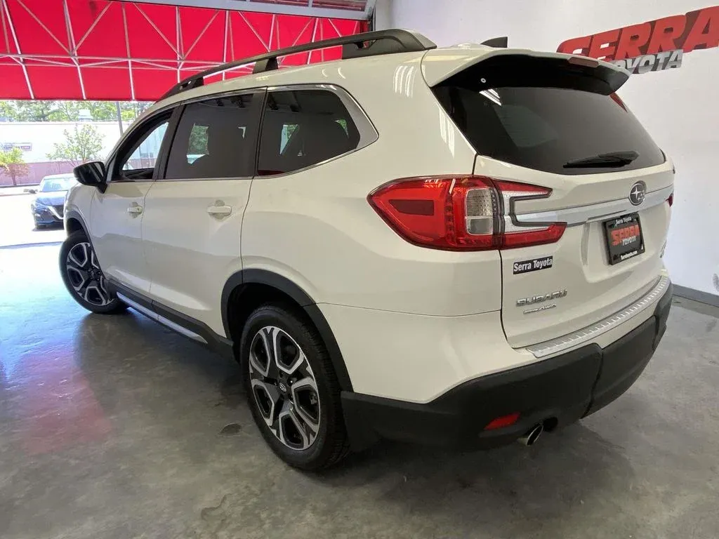 2024 Subaru Ascent Limited thumbnail 5